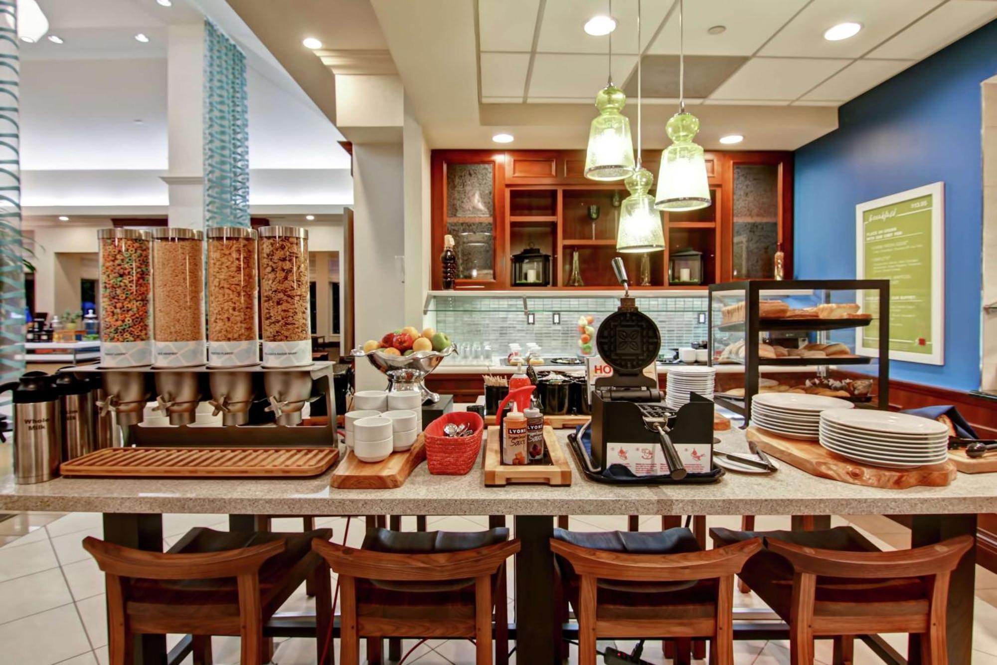 Hilton Garden Inn Toronto/Берлінгтон Екстер'єр фото