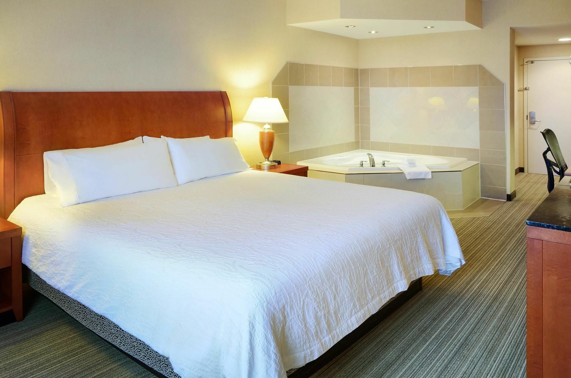 Hilton Garden Inn Toronto/Берлінгтон Екстер'єр фото
